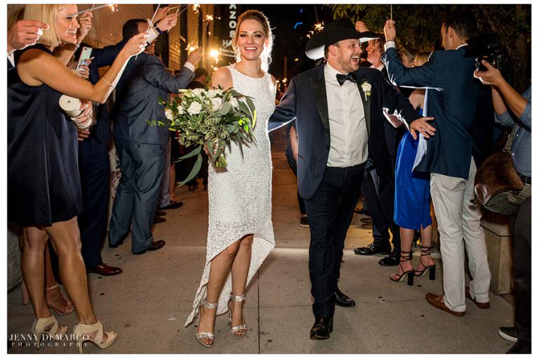 TEXAS COUNTRY MUSIC STAR WEDS