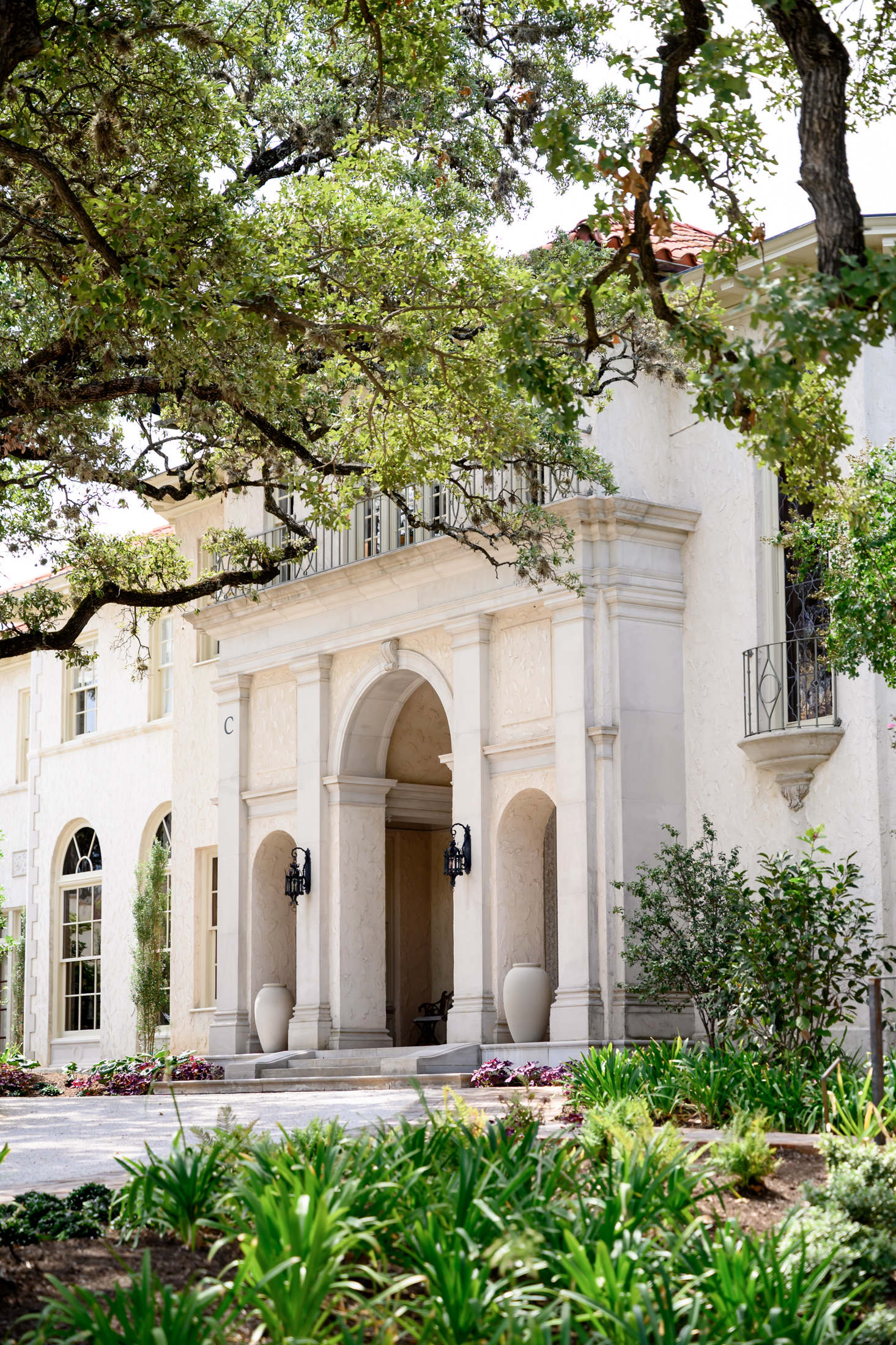 Exterior of the historic mansion at Commodore Perry Estate