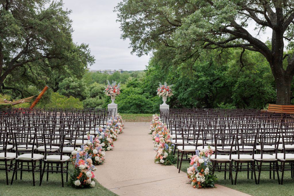 Spring ceremony facing the lake at Four Seasons